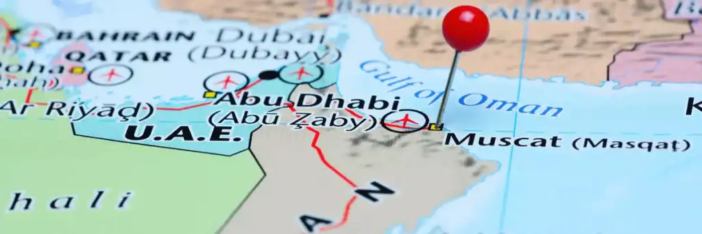 أين تقع جبال الحجر على الخريطة
