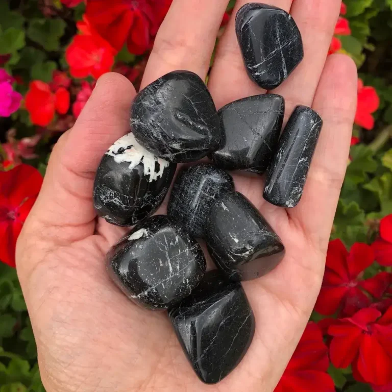 التورمالين الأسود