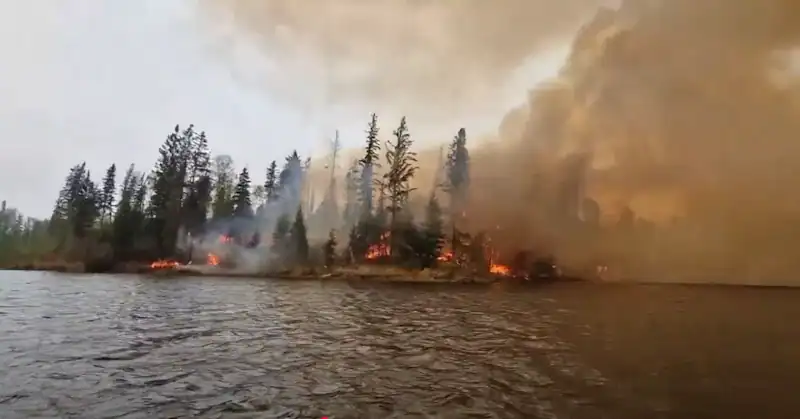 بحيرة النار