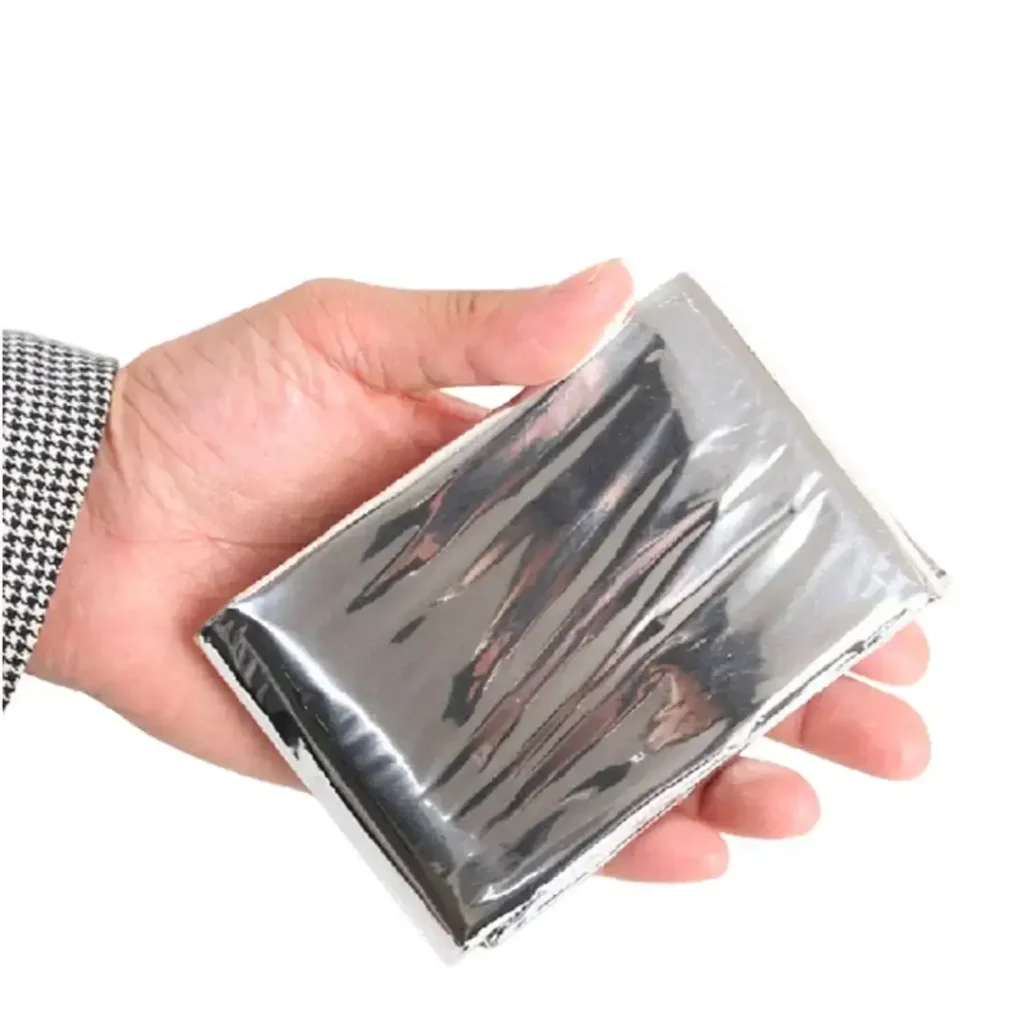 بطانية حرارية مطوية ومفرودة