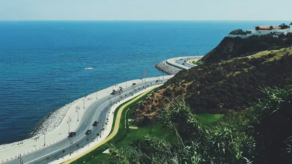 شاطئ طنجة المطل على البحر الأبيض المتوسط