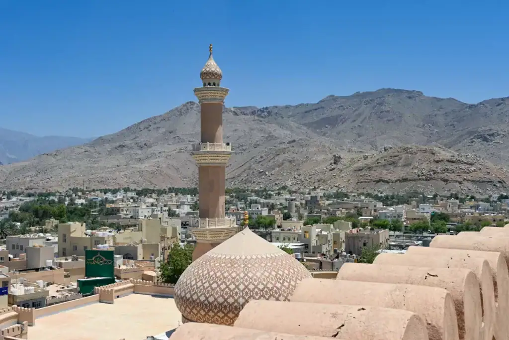 قلعة نزوى الشامخة في عُمان
