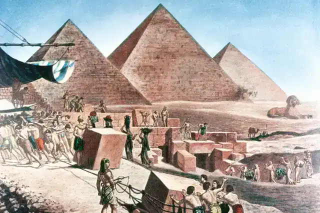 كيف بُنيت الأهرامات