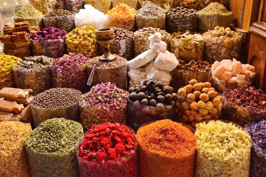 مجموعة من بهارات الكبسة الكاملة