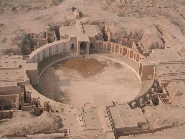 منظر جوي لأطلال جامع سامراء الكبير