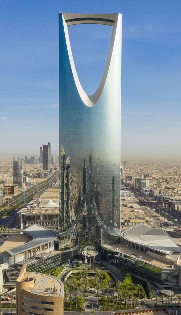 الفنادق في السعودية - برج المملكة في الرياض