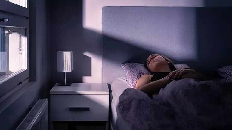 How artificial light exposure affects sleep and biological rhythms