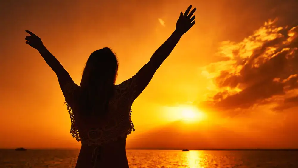 التأمل والامتنان كوسيلتين للتفكير الإيجابي والطمأنينة النفسية