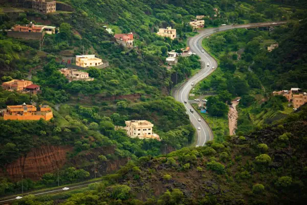 جبال عسير الخضراء، مثال على تنوع الطبيعة الجغرافية للسياحة في السعودية