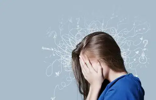 شخص ناجح يشعر بالقلق والتوتر رغم إنجازاته