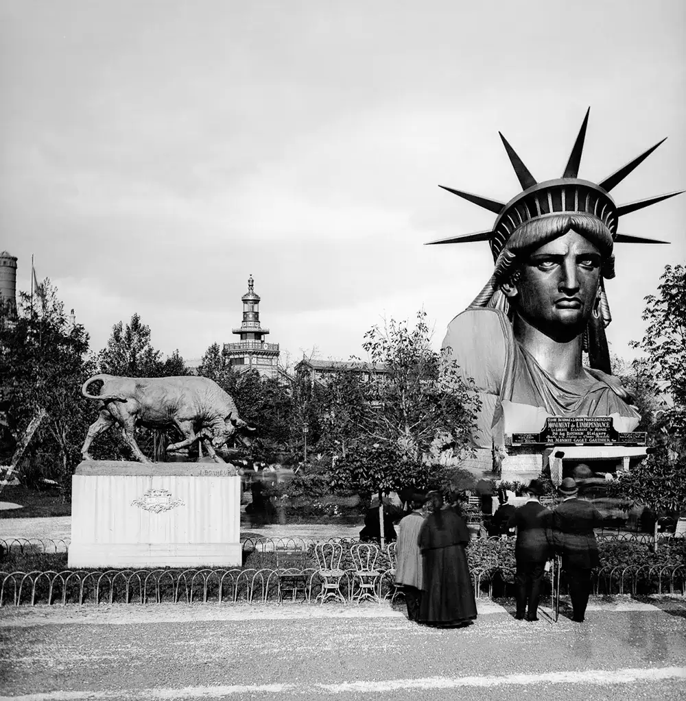 مراحل بناء تمثال الحرية في فرنسا قبل نقله إلى نيويورك