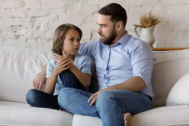 التعامل مع الطفل العنيد حسب العمر