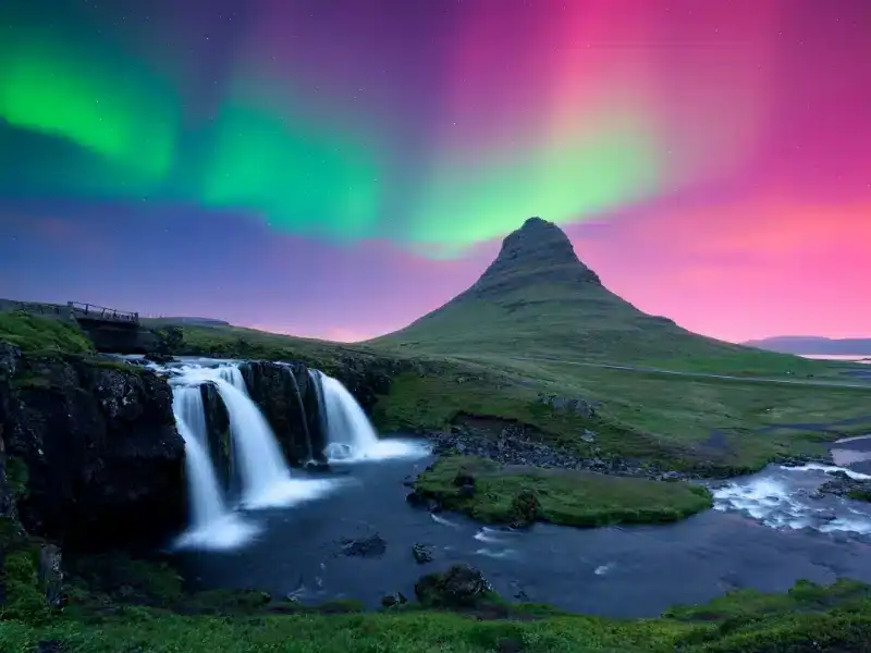 أشهر الذروة لرؤية الأضواء الشمالية