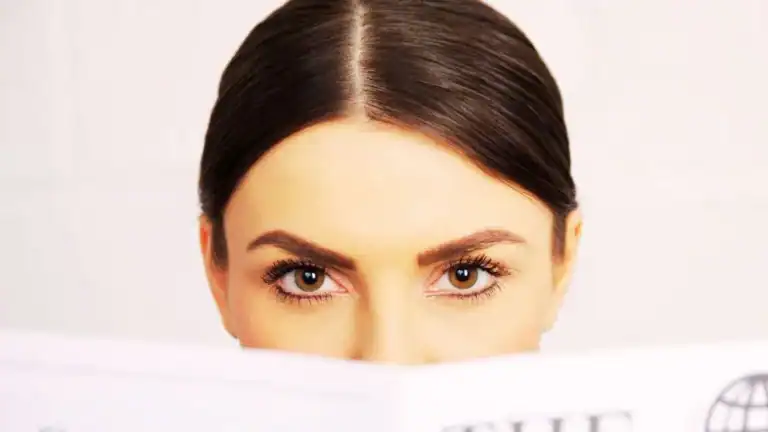 طرق طبيعية لجعل عيونك أكثر اتساعًا وإشراقًا خلال دقائق