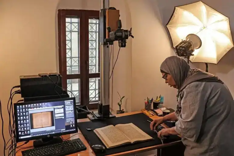 ترميم المخطوطات العربية