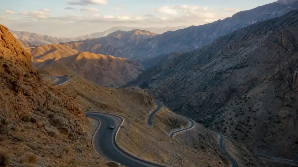10 طرق عربية مذهلة ستجعلك تتوقف عند كل منعطف